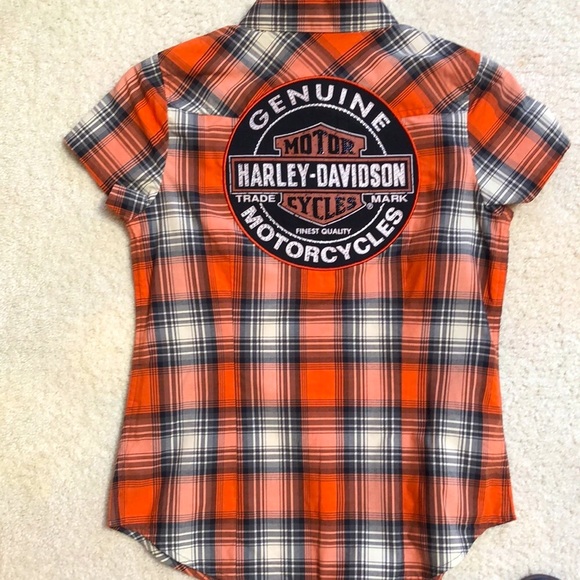 Harley Davidson NWOT , size small, brand new ,sparky crystals , snap button top! - Picture 2 of 4